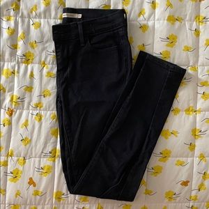 Black Levi’s 710 Jeans